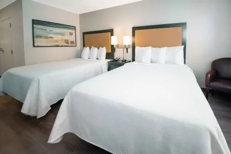 Deluxe Studio - 2 Queen Beds