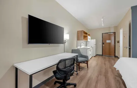 Studio Suite - 2 Queen Beds