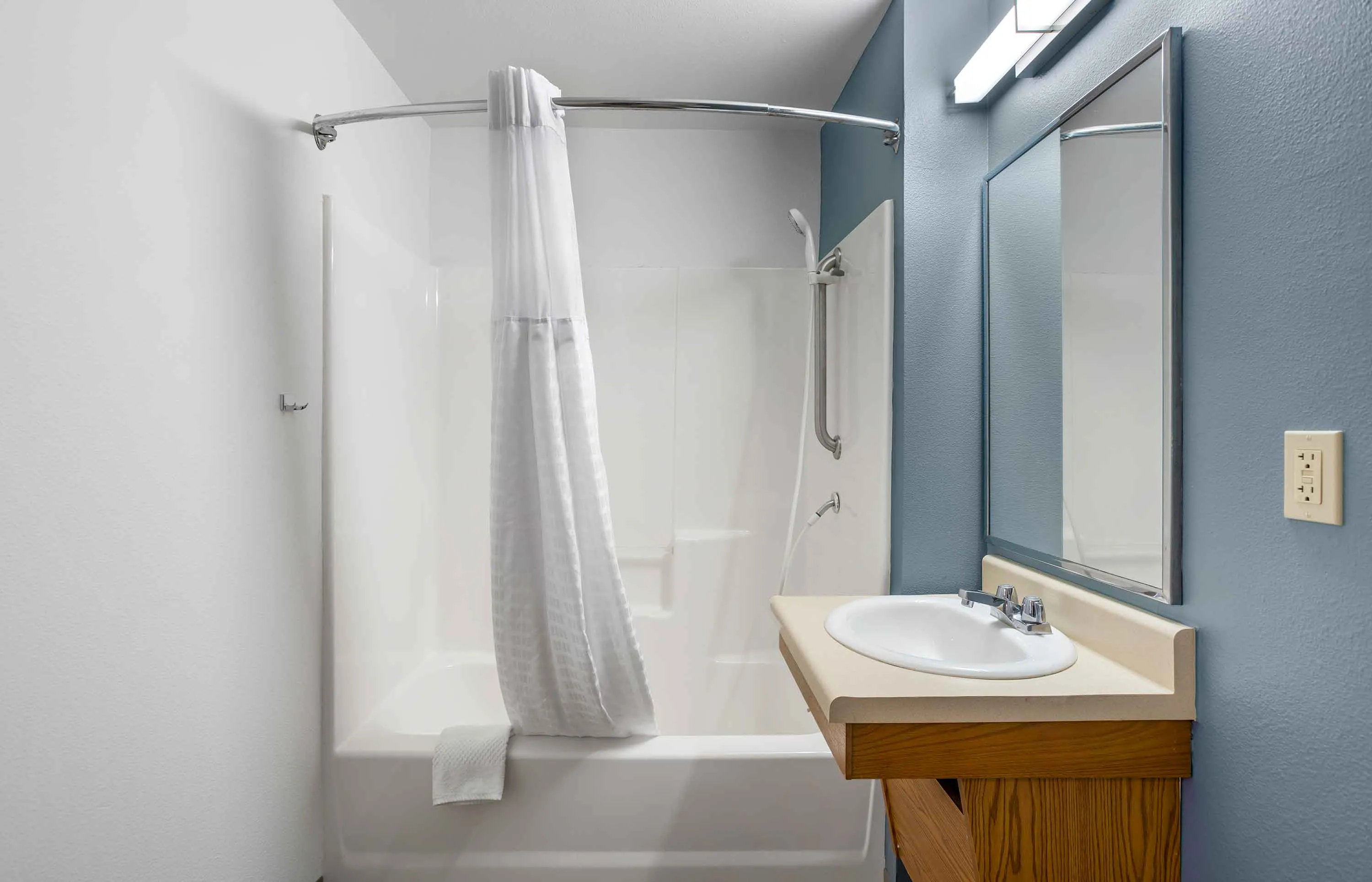Studio Suite - 2 Full Beds