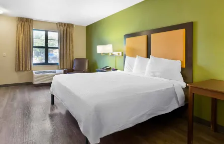 Studio Suite - 1 Queen Bed