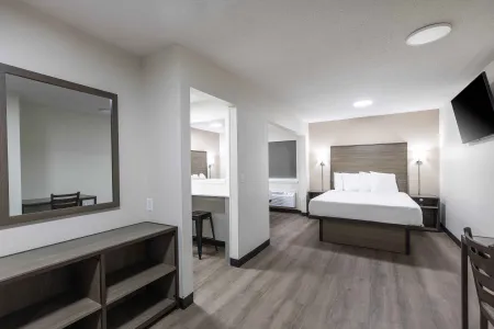 Studio Suite - 2 Queen Beds