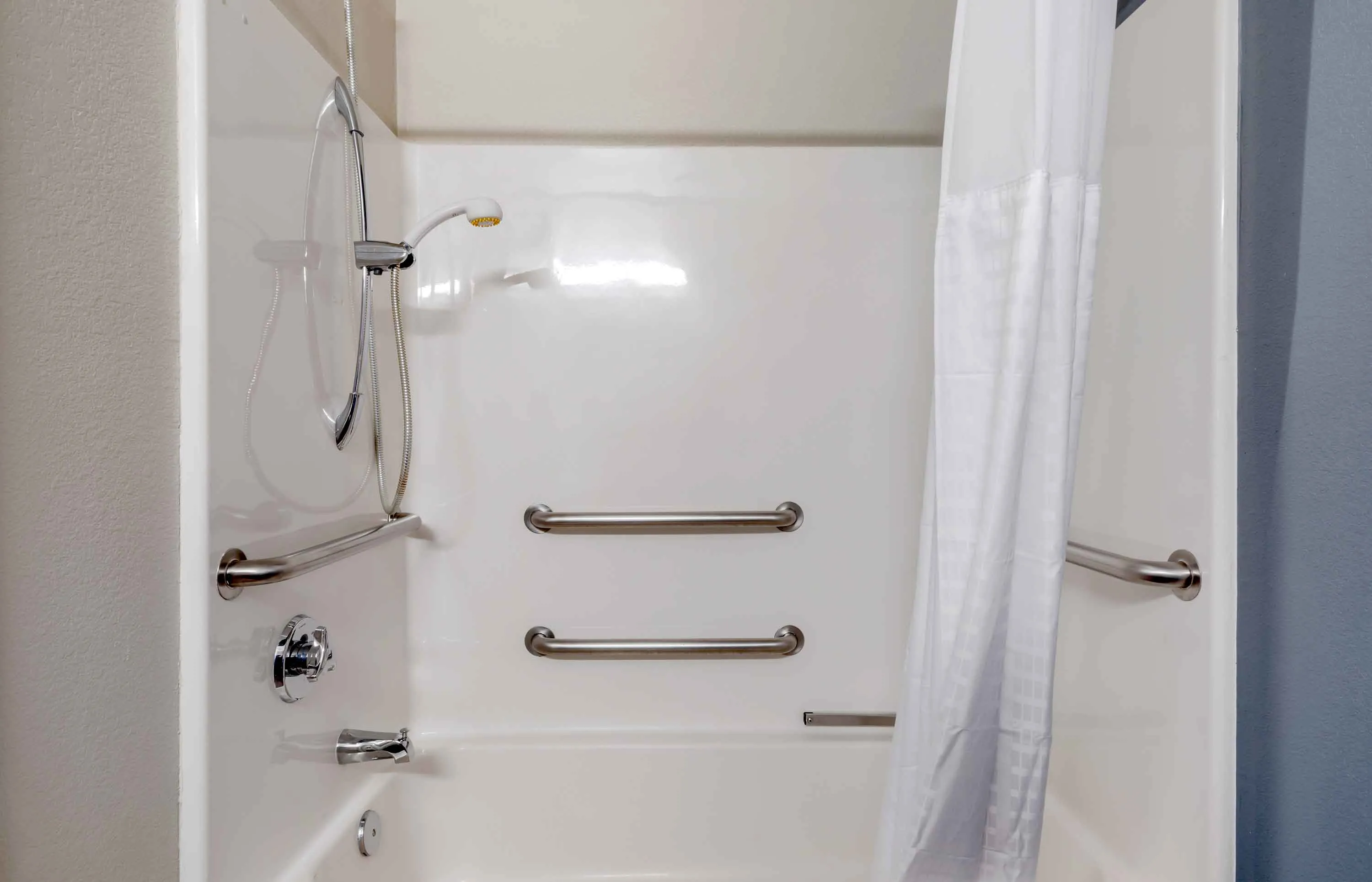 Studio Suite - 2 Full Beds