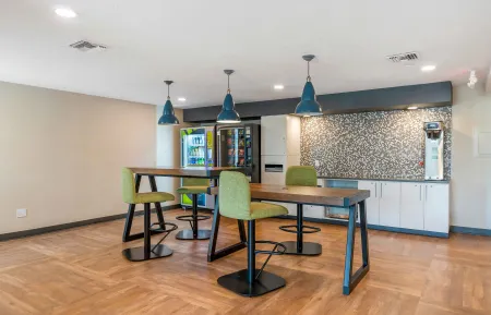 Breakfast Room