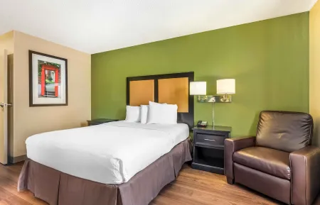 Studio Suite - 1 Queen Bed