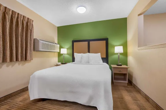 Studio Suite - 1 Queen Bed